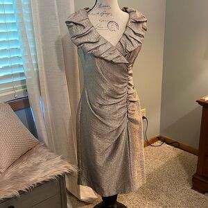 Adrianna Papell Evening Soft Gold Sleeveless Dress 8 MOB